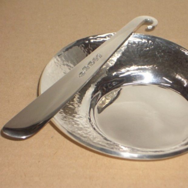 Butter knife and dish